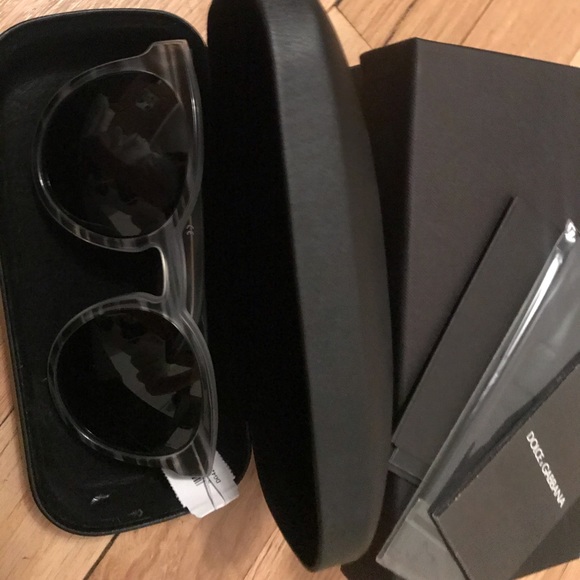 Dolce & Gabbana Sunglasses - Picture 4 of 6